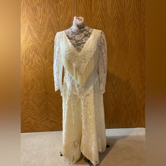 Martin McCrea Ivory fringed wedding dress - Picture 3 of 14